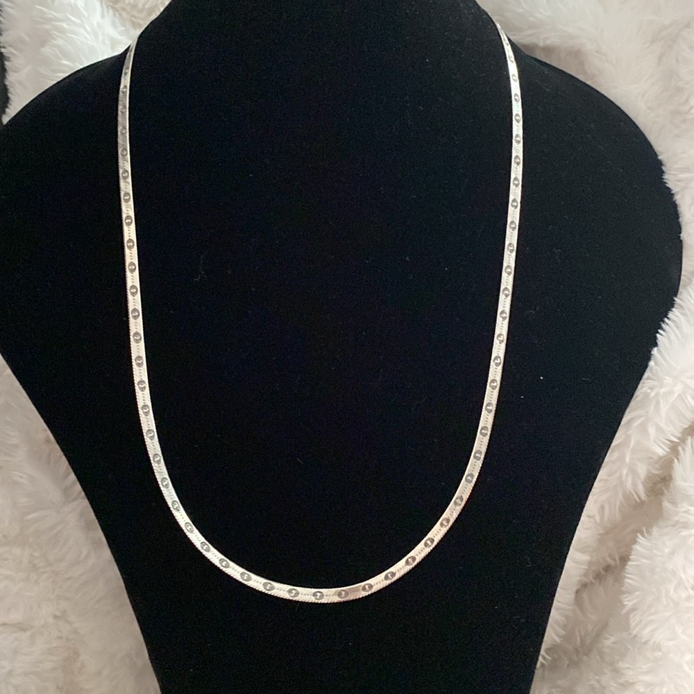 Italian silver chain with a nice pattern. .28 in. .925
